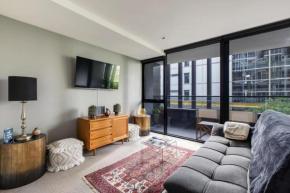Bourke St Beckons - A Cosy Inner-city Locale